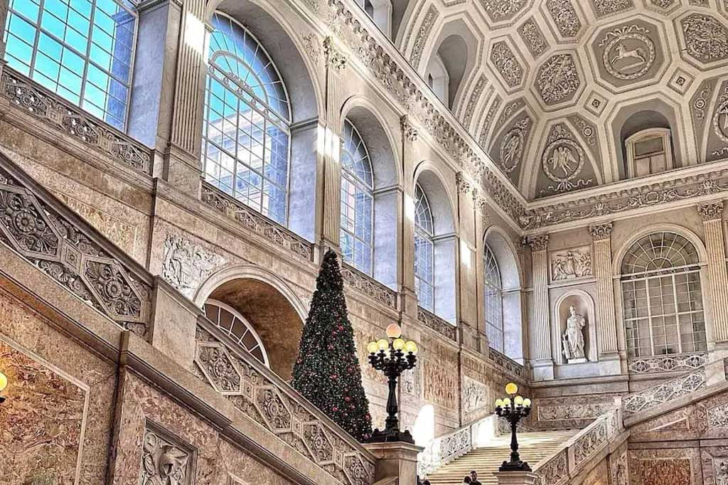 Scopri Napoli a Natale: Perché scegliere un B&B per le tue vacanze natalizie